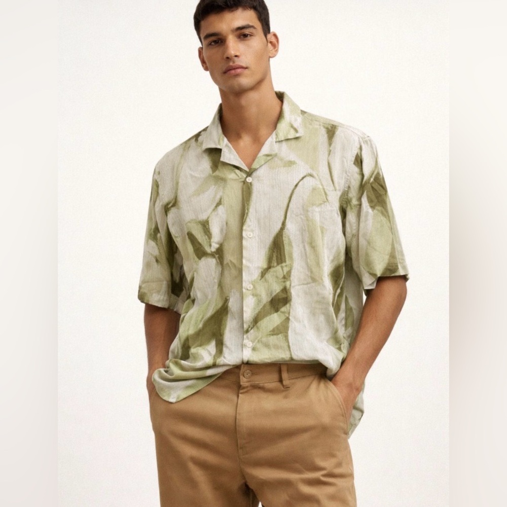Zara Size Medium Men's Short Sleeve Collar Button Down Shirt